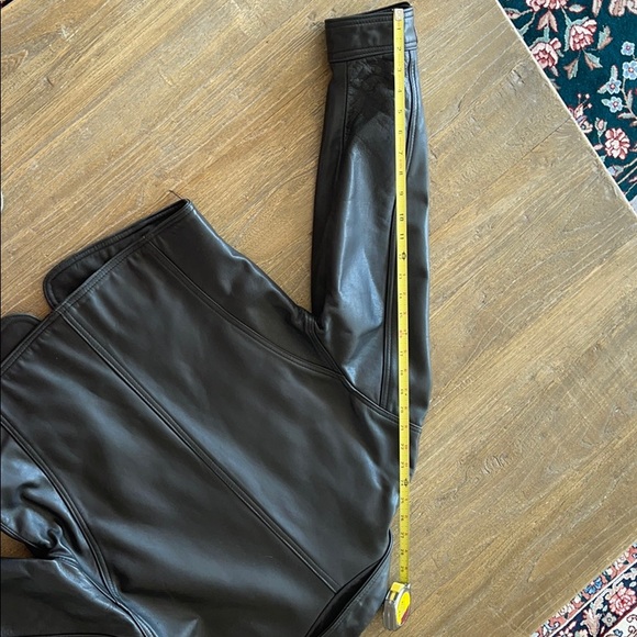 Leather jacket - Picture 8 of 10